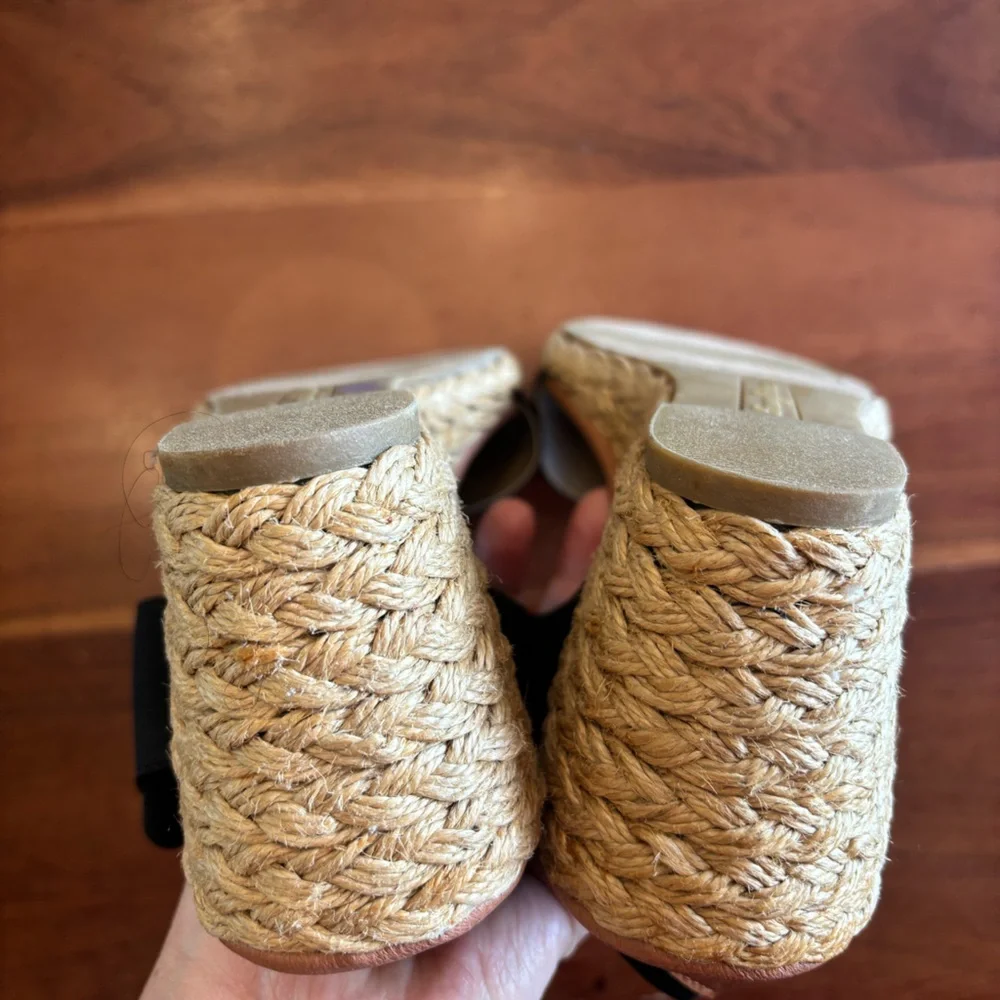 Tommy Bahama Sakura Stretch Wedges - Picture 7 of 9